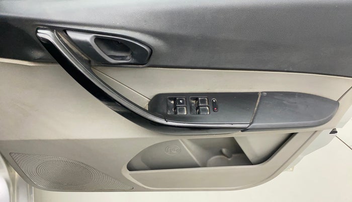 2018 Tata Tiago XT PETROL, Petrol, Manual, 85,360 km, Driver Side Door Panels Control