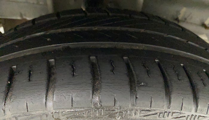2018 Tata Tiago XT PETROL, Petrol, Manual, 85,360 km, Right Rear Tyre Tread
