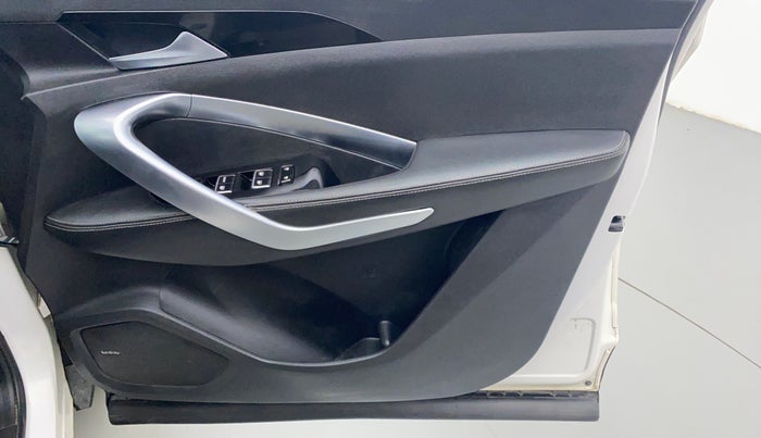 2019 MG HECTOR SHARP DCT PETROL, Petrol, Automatic, 50,945 km, Driver Side Door Panels Control