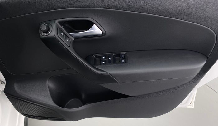 2020 Volkswagen Polo HIGH LINE PLUS 1.0, Petrol, Manual, 21,006 km, Driver Side Door Panels Control