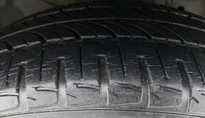 2016 Honda City V MT PETROL, Petrol, Manual, 25,608 km, Left Front Tyre Tread