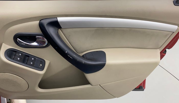2015 Nissan Terrano XL (P), Petrol, Manual, 86,374 km, Driver Side Door Panels Control