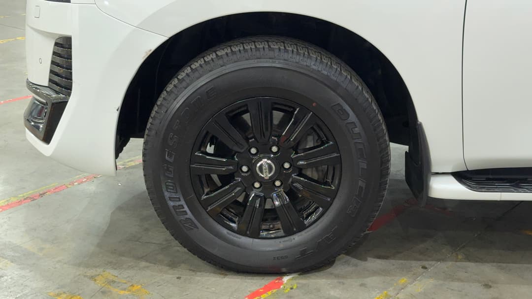 2020 Nissan Patrol Ti-l (4x4), Automatic, 110461 km, Left Front Wheel