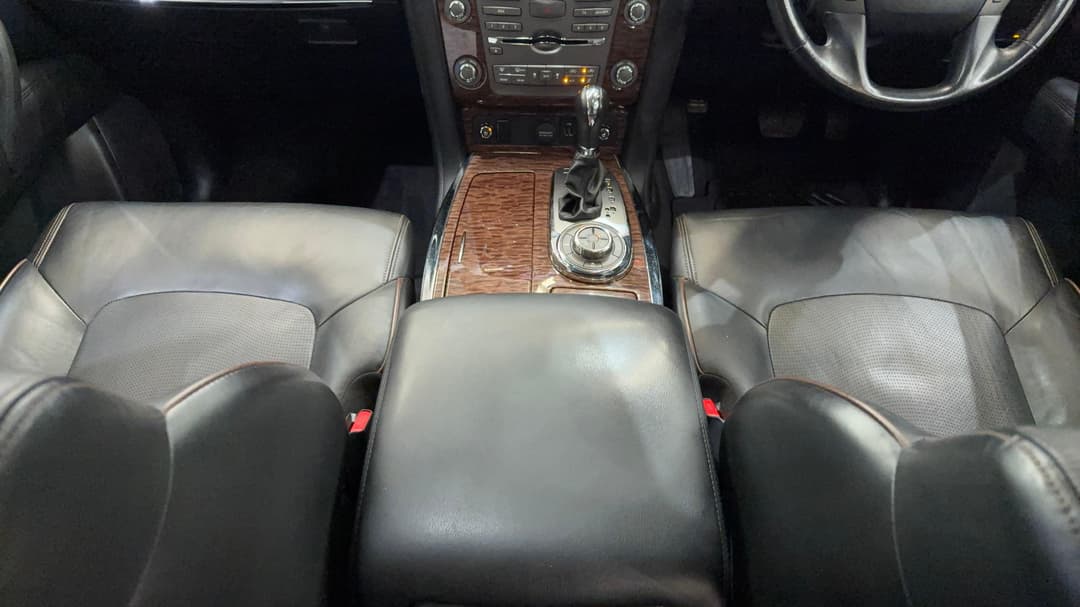 2020 Nissan Patrol Ti-l (4x4), Automatic, 110461 km, Center Console