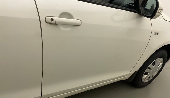 2013 Maruti Swift Dzire VXI, Petrol, Manual, 47,137 km, Driver-side door - Minor scratches