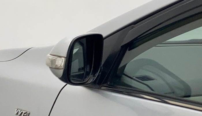 2013 Toyota Corolla Altis VL AT PETROL, Petrol, Automatic, 78,484 km, Left rear-view mirror - Indicator light has minor damage