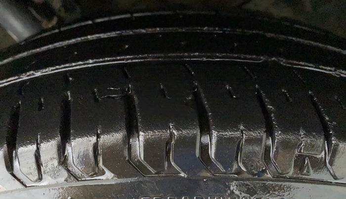 2018 Maruti Dzire VXI, Petrol, Manual, 22,231 km, Left Front Tyre Tread
