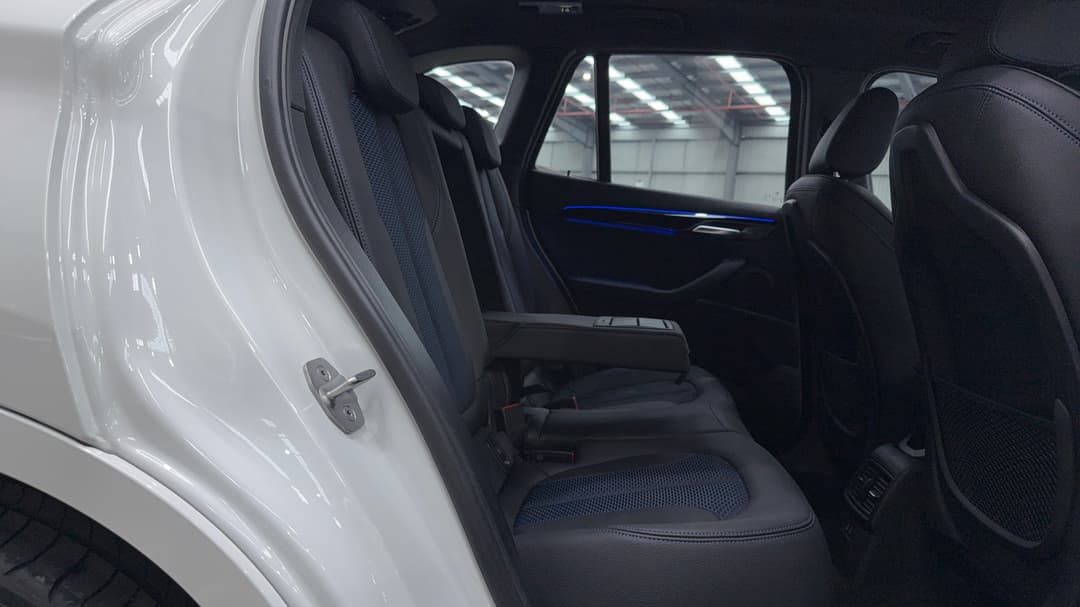 2021 BMW X1 sDrive 20i M Sport, Automatic, 24746 km, Right Side Rear Door Cabin View