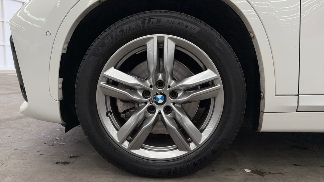 2021 BMW X1 sDrive 20i M Sport, Automatic, 24746 km, Left Front Wheel