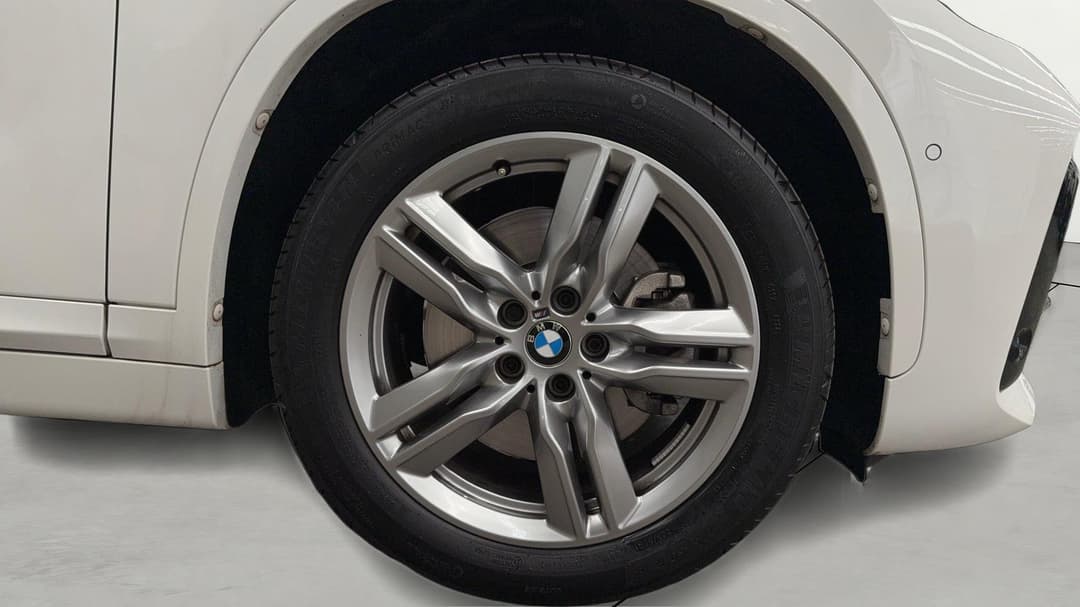 2021 BMW X1 sDrive 20i M Sport, Automatic, 24746 km, Right Front Wheel
