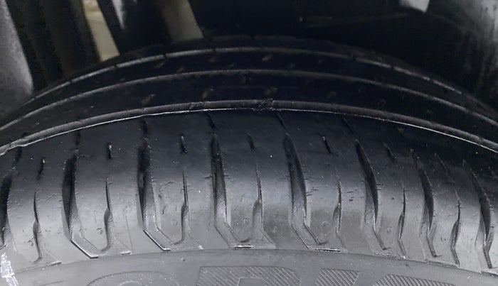 2018 Maruti Dzire ZXI AMT, Petrol, Automatic, 52,045 km, Right Rear Tyre Tread