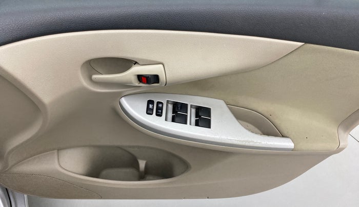 2012 Toyota Corolla Altis J, Petrol, Manual, 75,498 km, Driver Side Door Panels Control
