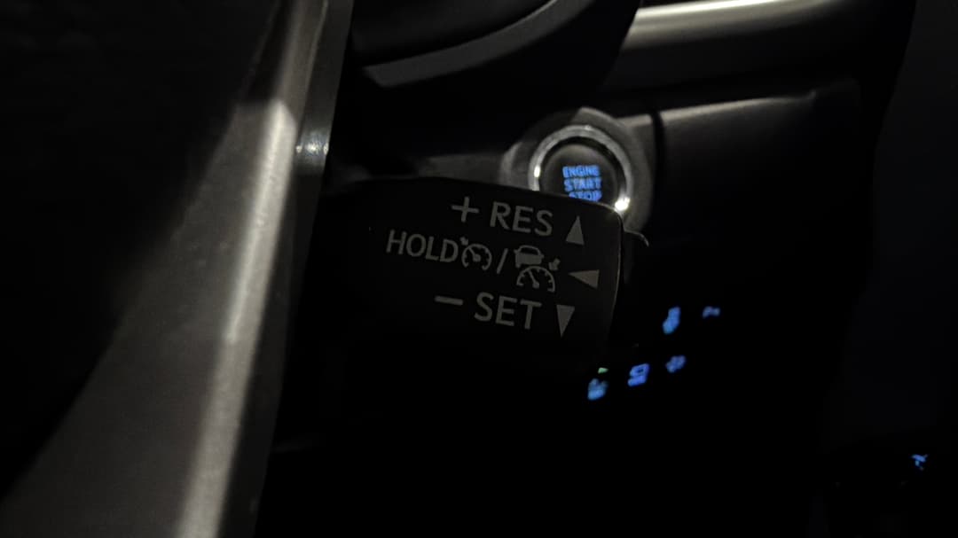 2022 Toyota Hilux Sr5 + Premium Interior (4x4), Automatic, 62239 km, Cruise Control