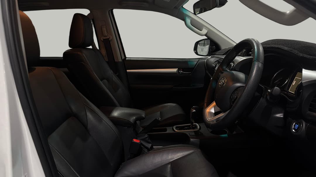 2022 Toyota Hilux Sr5 + Premium Interior (4x4), Automatic, 62239 km, Right Side Front Door Cabin View