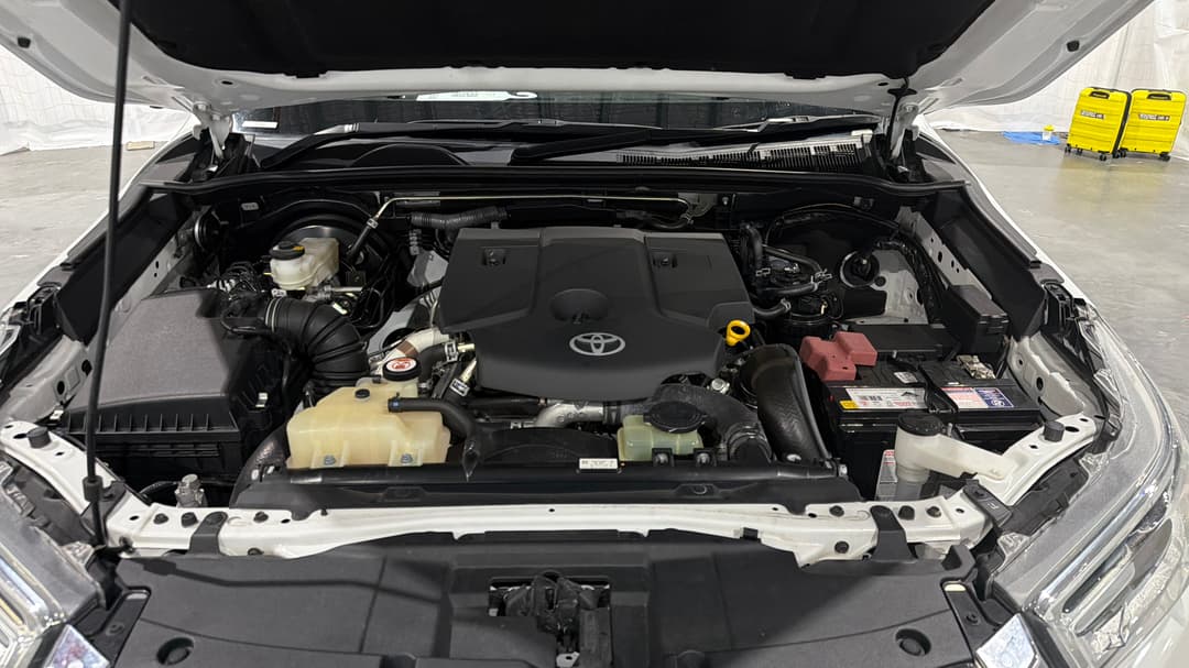 2022 Toyota Hilux Sr5 + Premium Interior (4x4), Automatic, 62239 km, Open Bonnet (Engine)