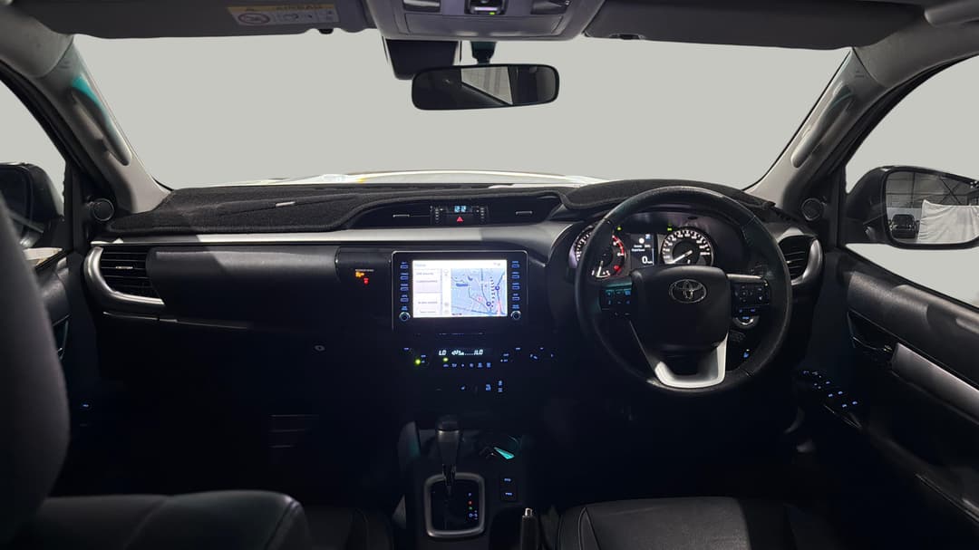 2022 Toyota Hilux Sr5 + Premium Interior (4x4), Automatic, 62239 km, Dashboard View