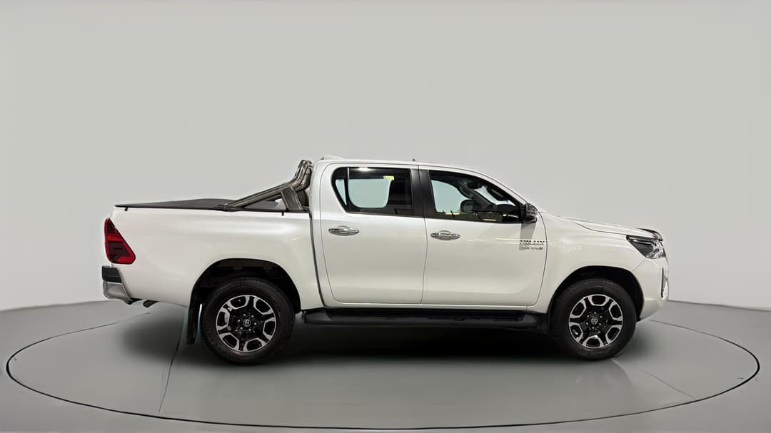 2022 Toyota Hilux Sr5 + Premium Interior (4x4), Automatic, 62239 km, Right Side View