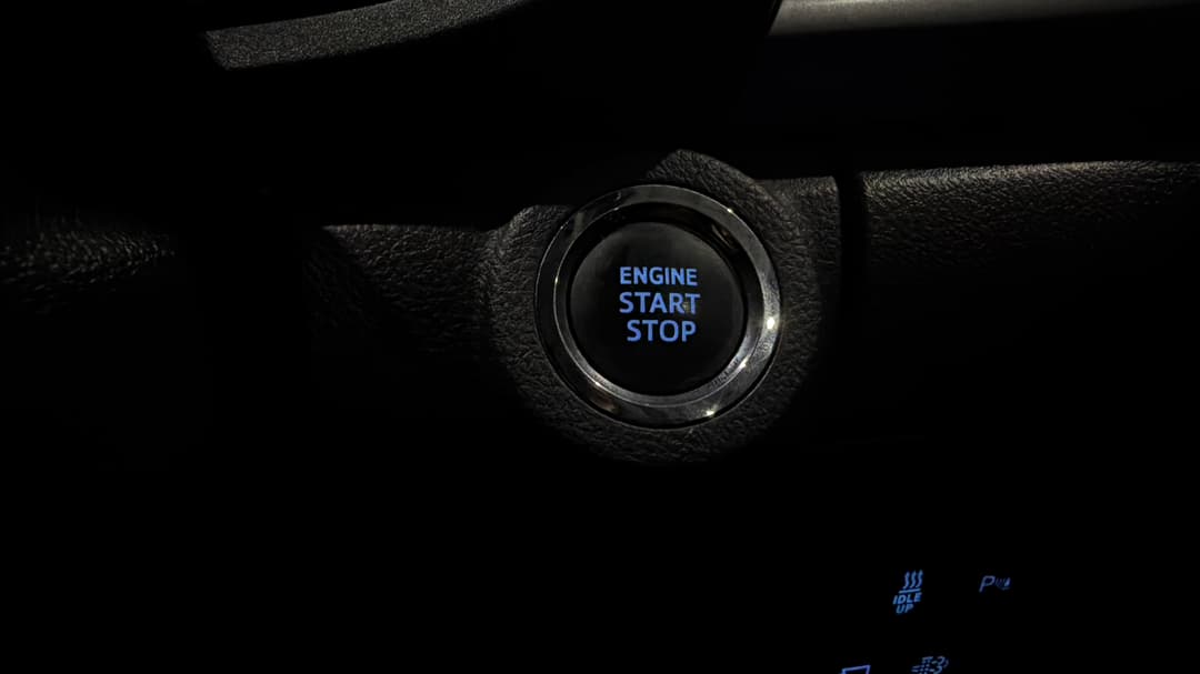 2022 Toyota Hilux Sr5 + Premium Interior (4x4), Automatic, 62239 km, Keyless / Button Start