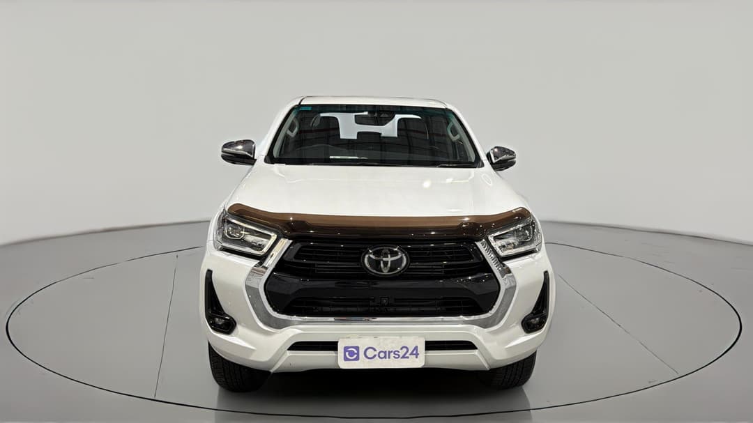 2022 Toyota Hilux Sr5 + Premium Interior (4x4), Automatic, 62239 km, Front View