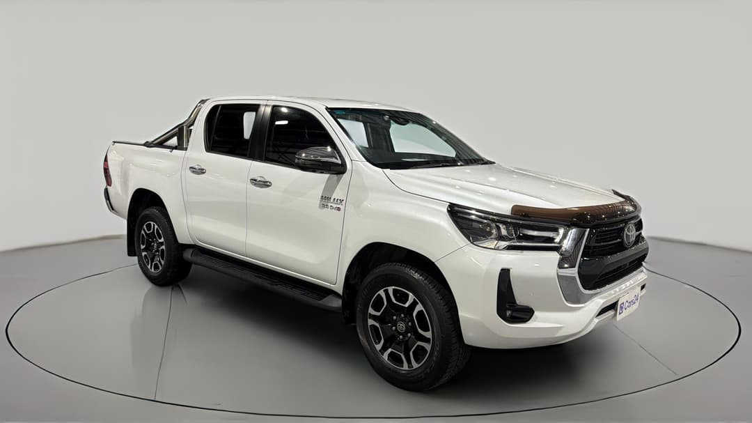 2022 Toyota Hilux Sr5 + Premium Interior (4x4), Automatic, 62239 km, Right Front Diagonal (45- Degree) View