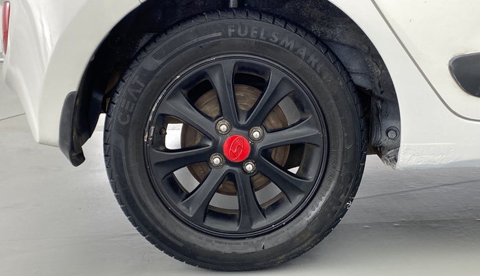 2015 Hyundai Grand i10 ASTA 1.2 AT VTVT, Petrol, Automatic, 50,265 km, Right Rear Wheel