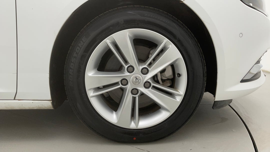 2019 Holden Commodore Lt (5yr), Automatic, 55014 km, Right Front Wheel