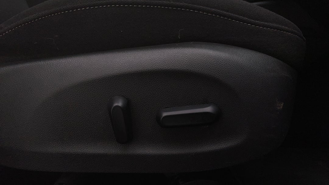 2019 Holden Commodore Lt (5yr), Automatic, 55014 km, Drivers Side Adjustment Panel