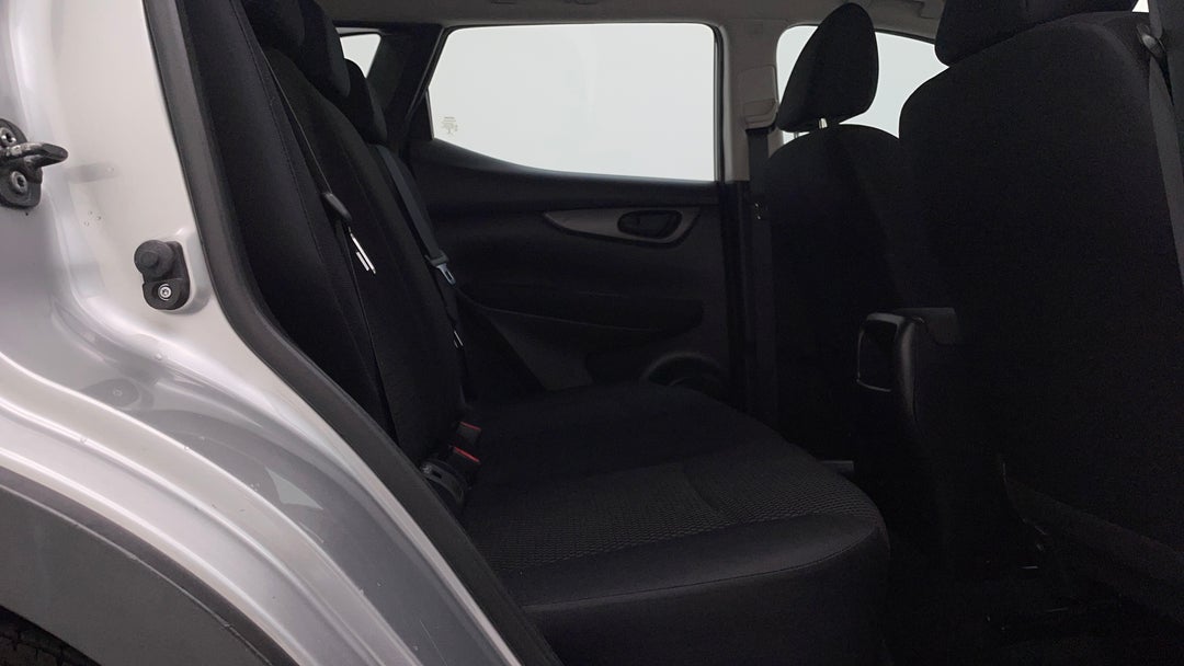 2017 Nissan Qashqai St, Automatic, 86217 km, Right Side Rear Door Cabin View