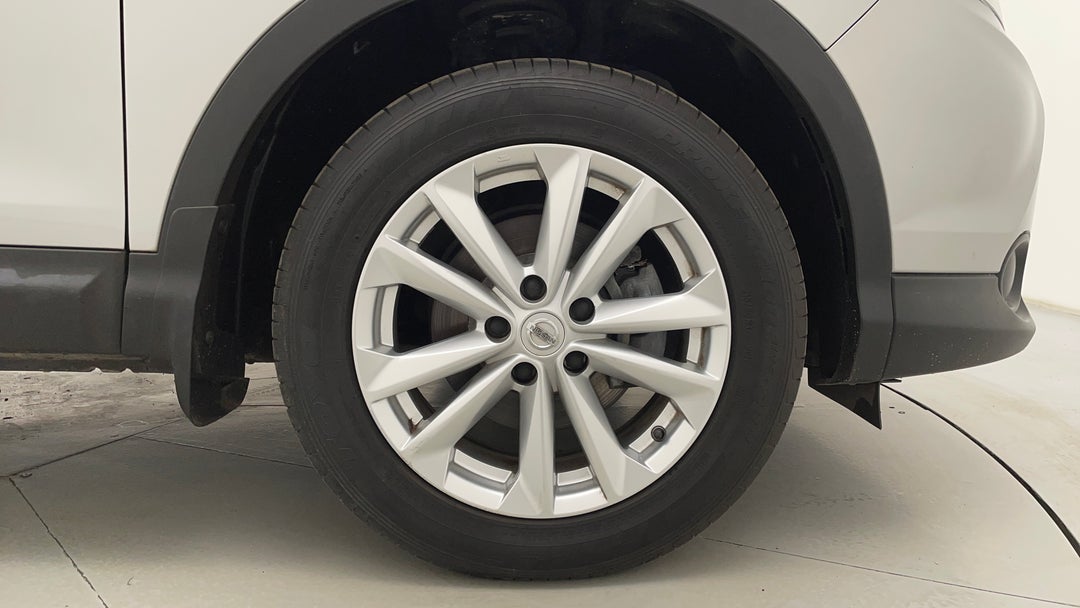 2017 Nissan Qashqai St, Automatic, 86217 km, Right Front Wheel