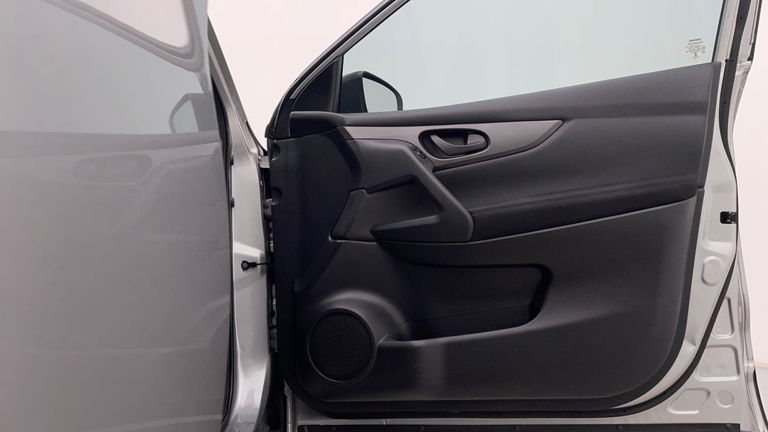 2017 Nissan Qashqai St, Automatic, 86217 km, Speaker View