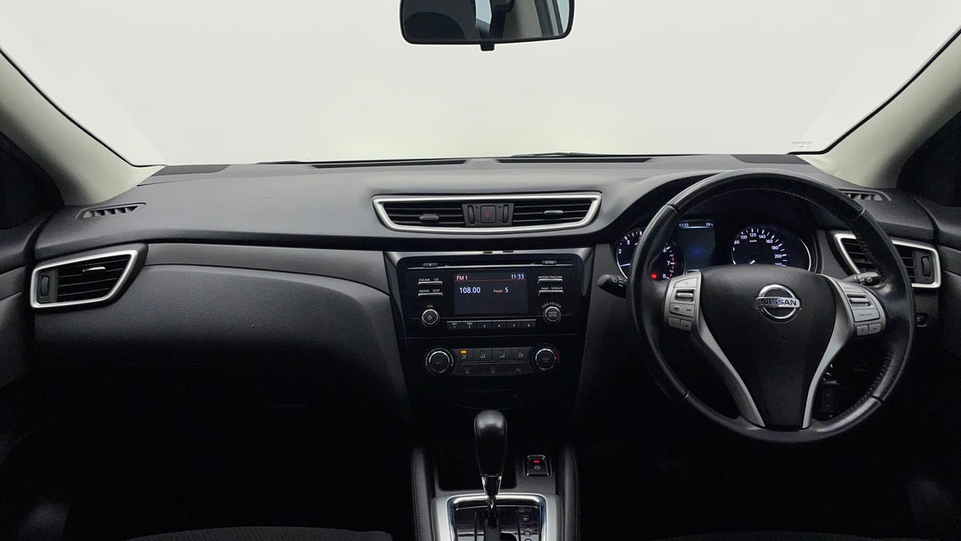 2017 Nissan Qashqai St, Automatic, 86217 km, Dashboard View