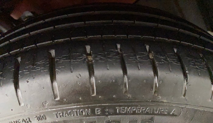 2016 Maruti Baleno ZETA 1.2 K12 AMT, Petrol, Automatic, 33,376 km, Left Front Tyre Tread