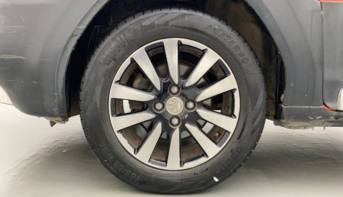 2014 Toyota Etios CROSS 1.2 G, Petrol, Manual, 47,055 km, Left Front Wheel
