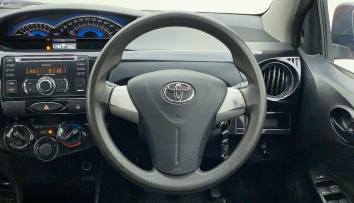 2014 Toyota Etios CROSS 1.2 G, Petrol, Manual, 47,055 km, Steering Wheel Close Up