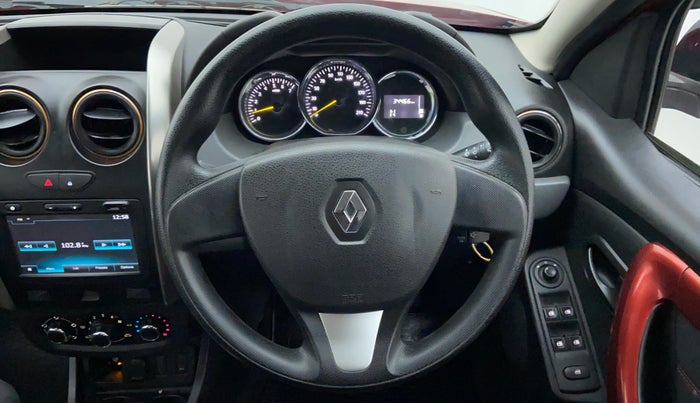 2017 Renault Duster RXS CVT 106 PS, CNG, Automatic, 34,614 km, Steering Wheel Close Up