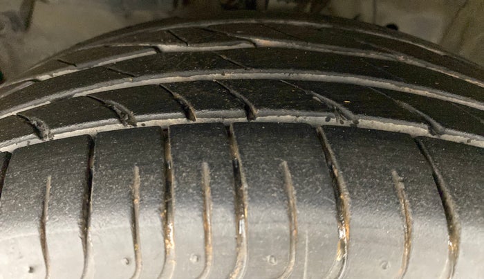 2015 Honda City V MT PETROL, Petrol, Manual, 57,094 km, Left Front Tyre Tread