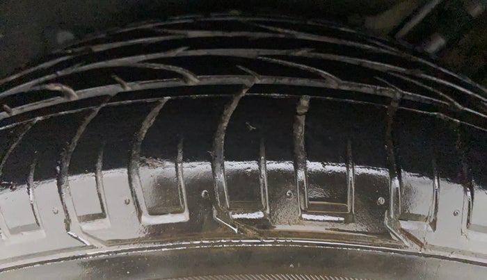 2018 Mahindra MARAZZO M8 7 STR, Diesel, Manual, 75,436 km, Right Front Tyre Tread
