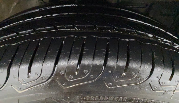 2011 Toyota Etios VX, Petrol, Manual, 64,947 km, Right Front Tyre Tread
