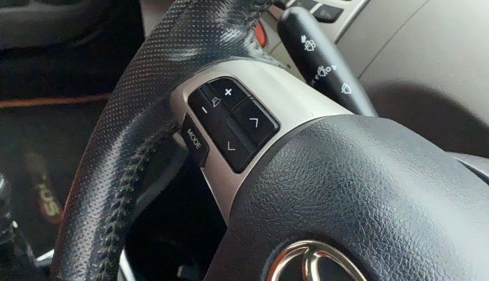 2011 Toyota Etios VX, Petrol, Manual, 64,947 km, Steering wheel - Sound system control not functional
