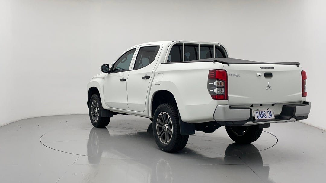 Left Back Diagonal (45- Degree) View