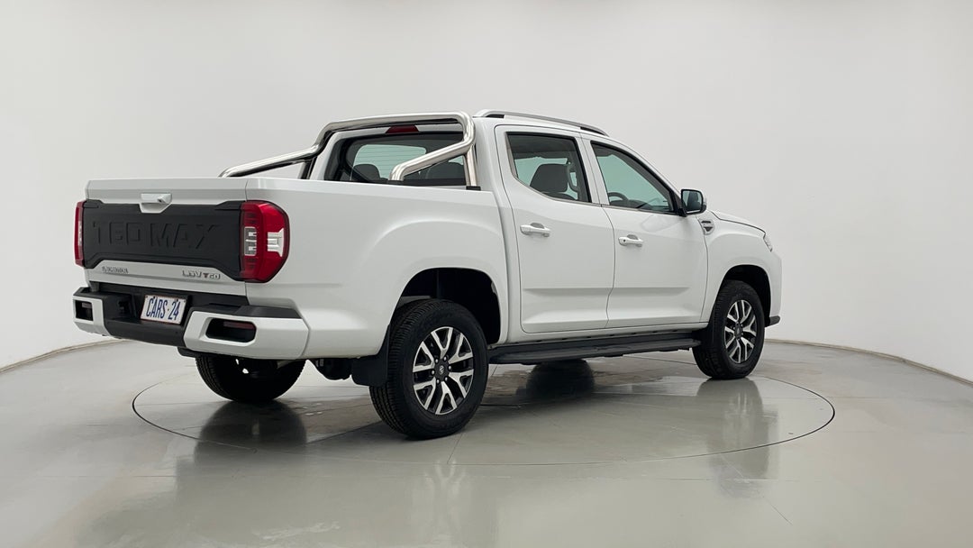 Right Back Diagonal (45- Degree) View