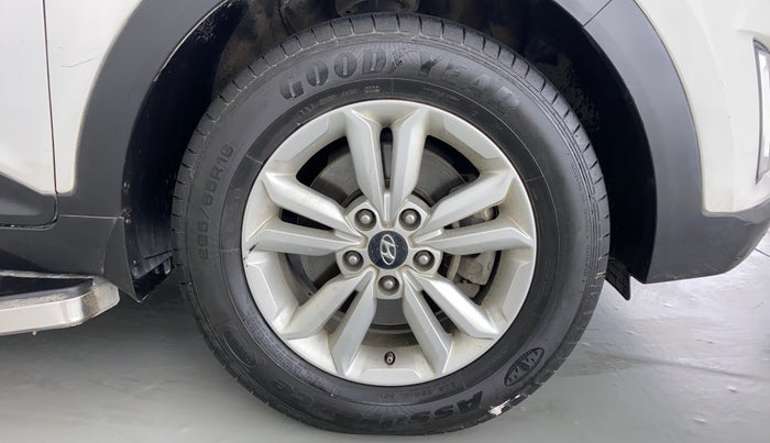 2016 Hyundai Creta 1.6 SX PLUS PETROL, Petrol, Manual, 1,00,206 km, Right Front Wheel