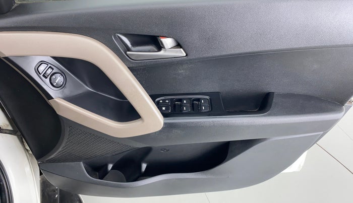 2016 Hyundai Creta 1.6 SX PLUS PETROL, Petrol, Manual, 1,00,206 km, Driver Side Door Panels Control