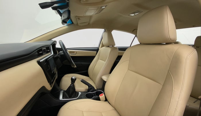 2019 Toyota Corolla Altis GL PETROL, Petrol, Manual, 55,896 km, Right Side Front Door Cabin
