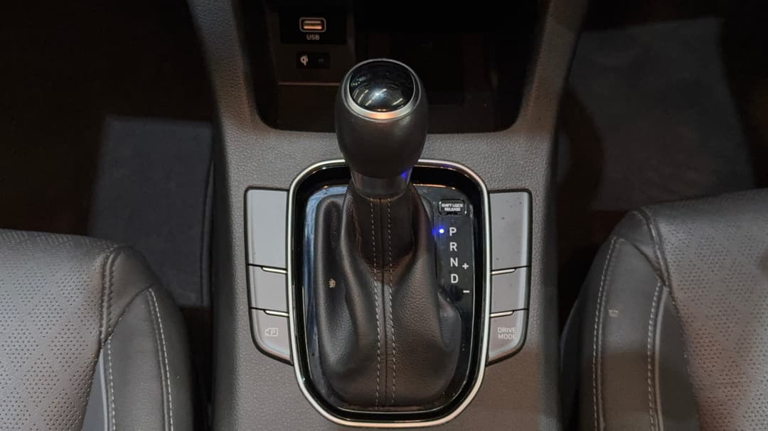 2023 Hyundai i30 Elite, Automatic, 23501 km, Gear Lever 