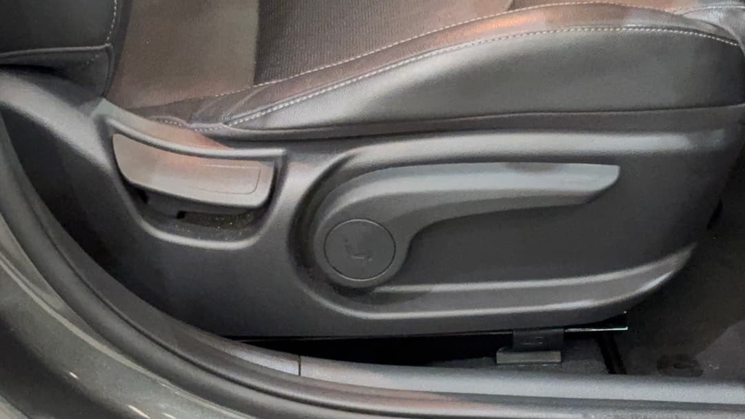 2023 Hyundai i30 Elite, Automatic, 23501 km, Drivers Side Adjustment Panel
