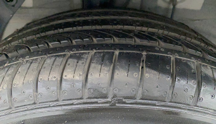 2014 Hyundai Elite i20 ASTA 1.2, Petrol, Manual, 68,377 km, Right Rear Tyre Tread