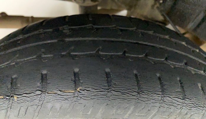 2014 Datsun Go A, Petrol, Manual, 47,422 km, Right Rear Tyre Tread