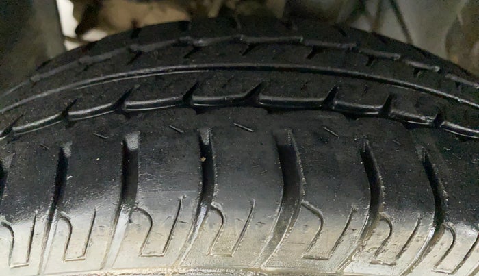 2014 Datsun Go A, Petrol, Manual, 47,422 km, Left Front Tyre Tread