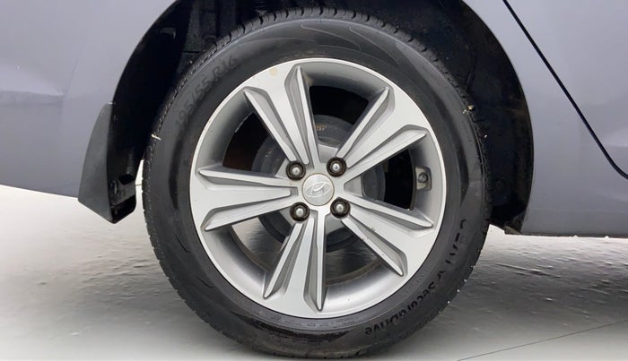 2019 Hyundai Verna 1.6 SX VTVT AT (O), Petrol, Automatic, 25,263 km, Right Rear Wheel